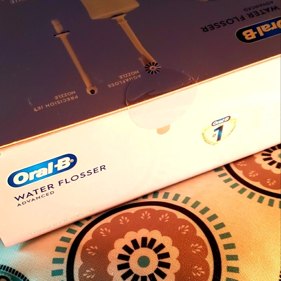ORAL-B Water Flosser Advanced Portable Oral Irrigator Handle with 2 Nozzles -NIB - Picture 11 of 11